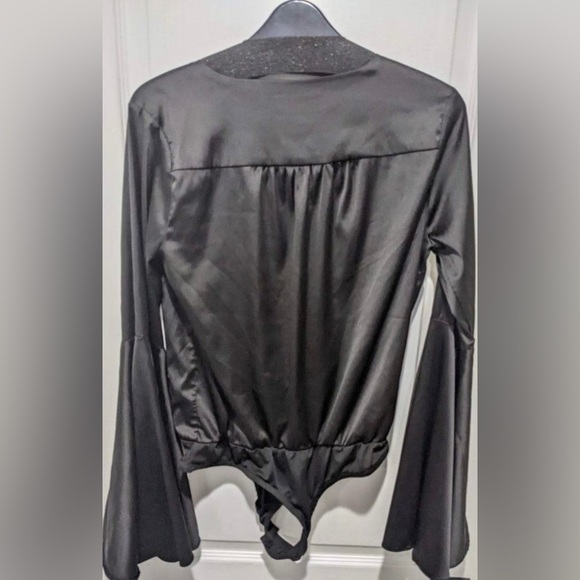 Lulus | Selby Black Satin Bell Sleeve Surplice Bodysuit in Black - Picture 7 of 11